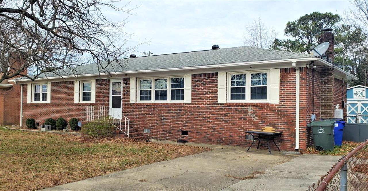 Beautiful Ranch Between Virginia And Norfolk Casa vacanze *